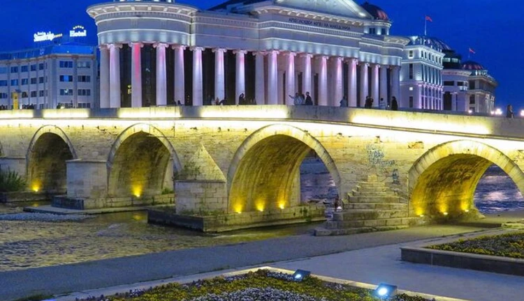 Kosovalı Büyük Balkanlar Ajet Havayolları ile 7 Gece Extra Turlar ve Akşam Yemekleri Dahil (SJJ-TIA) Cuma-Cuma
