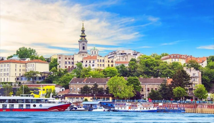 Kosovalı Büyük Balkanlar Ajet Havayolları ile 7 Gece Extra Turlar ve Akşam Yemekleri Dahil (SJJ-TIA) Cumartesi - Cumartesi