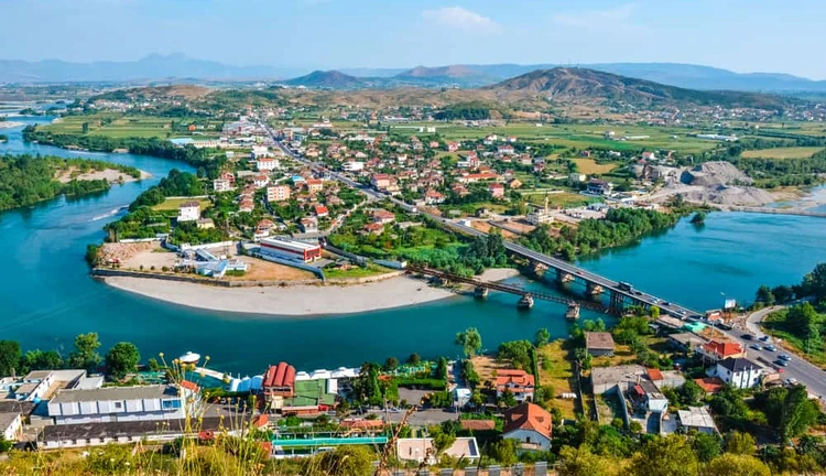 Kosovalı Büyük Balkanlar Ajet Havayolları ile 7 Gece Extra Turlar ve Akşam Yemekleri Dahil (TIA-SJJ) Cuma - Cuma