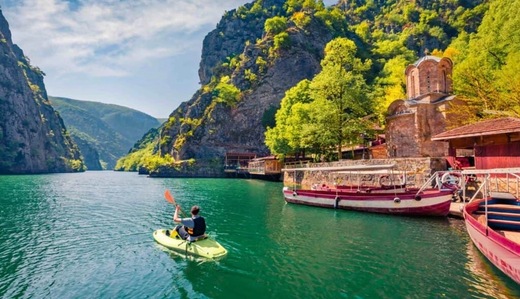 Kosovalı Büyük Balkanlar Thy ile 7 Gece Extra Turlar ve Akşam Yemekleri Dahil (SJJ-TIA)