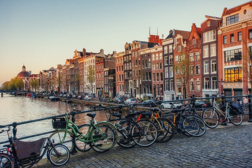 Amsterdam Turları ile Avrupa’nın Kalbinde Kültür ve Keşif Dolu Bir Yolculuk
