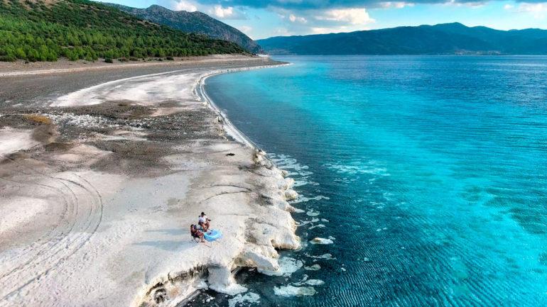 Salda Gölü Pamukkale Çeşme Alaçatı Turu | 1 Gece Otel Konaklamalı