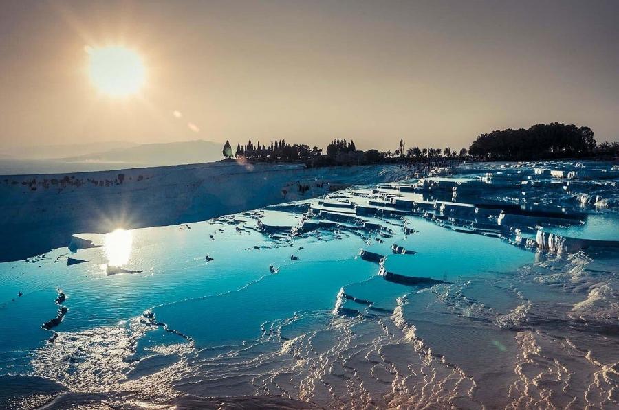 Salda Gölü Pamukkale Çeşme Alaçatı Turu | 1 Gece Otel Konaklamalı