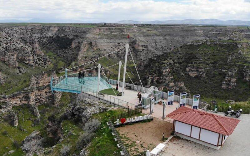 ISPARTA ÇIKIŞLI IŞIKLI GÖLÜ ULUBEY KANYONU PAMUKKALE TURU