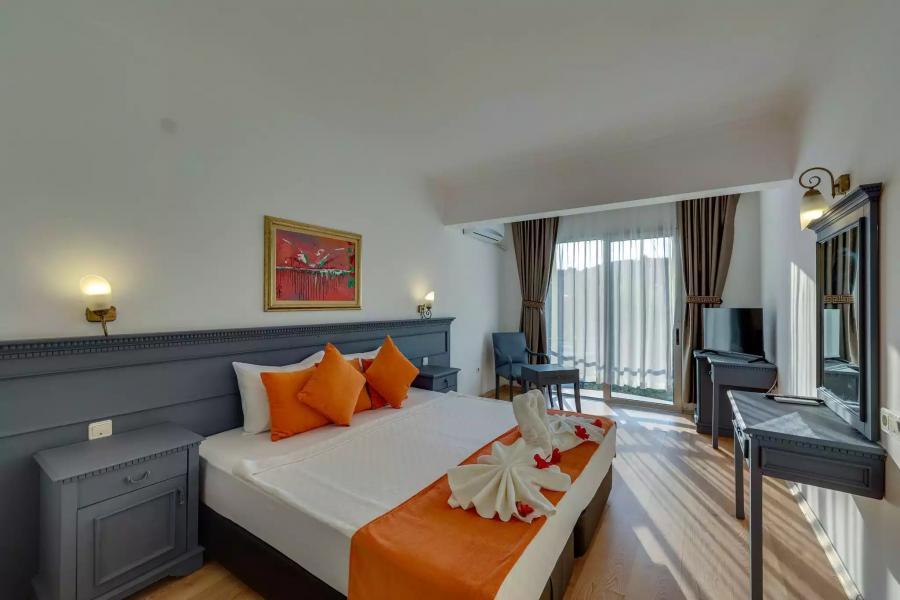 Leo Beach Resort / 4 Gece 5 Gün / +16 / Bodrum 