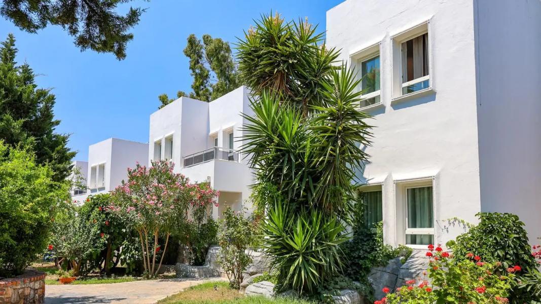 Leo Beach Resort / 4 Gece 5 Gün / +16 / Bodrum 