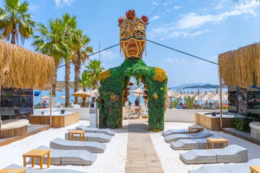 Leo Beach Resort / 3 Gece 4 Gün / +16 / Bodrum