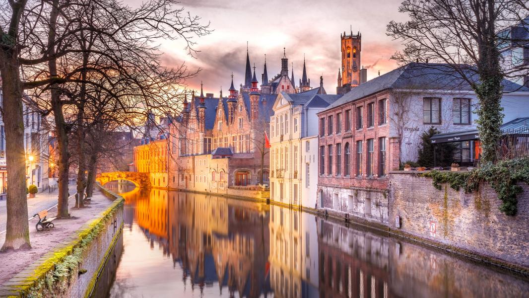 Otobüs ile Baştan Başa Avrupa Turu 13 Ülke 37 Şehir 16 Gün