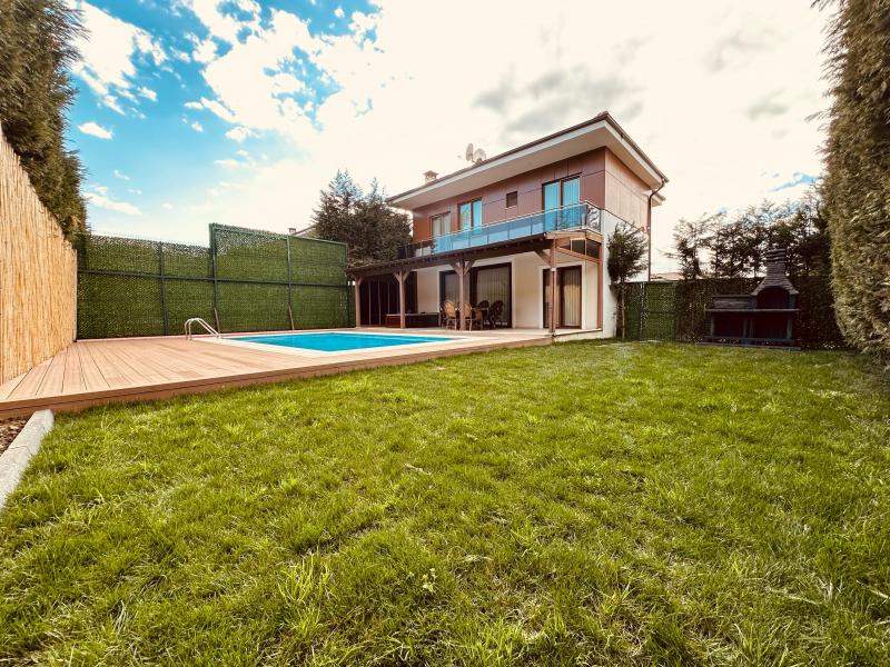 Sapanca Menekşe Villaları