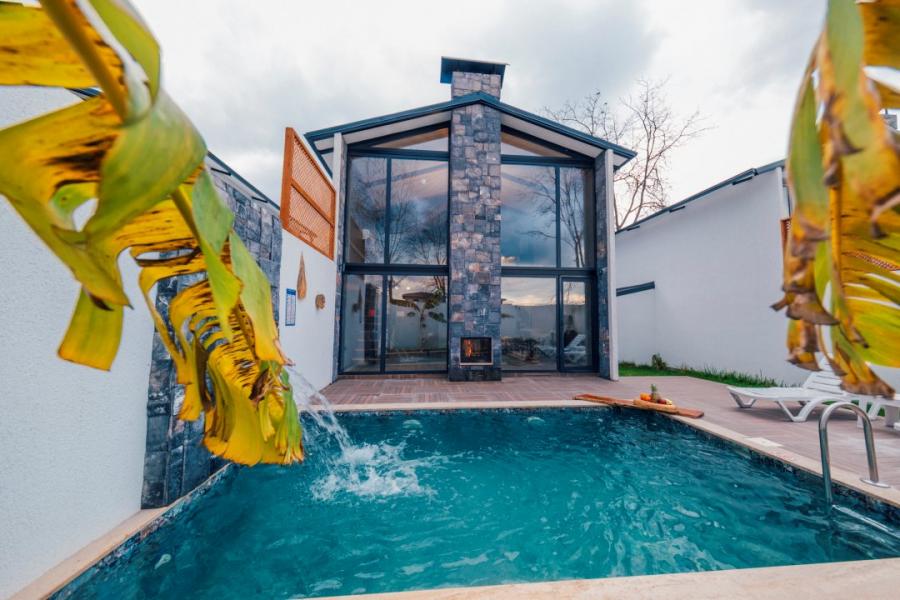 Sapanca Kokina Suit