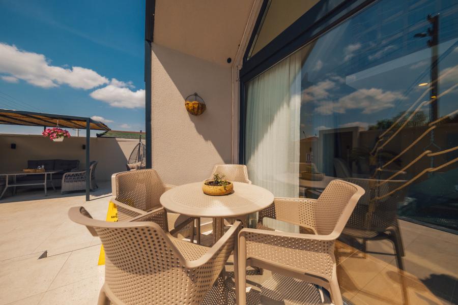 Dolce Suit's Bungalov