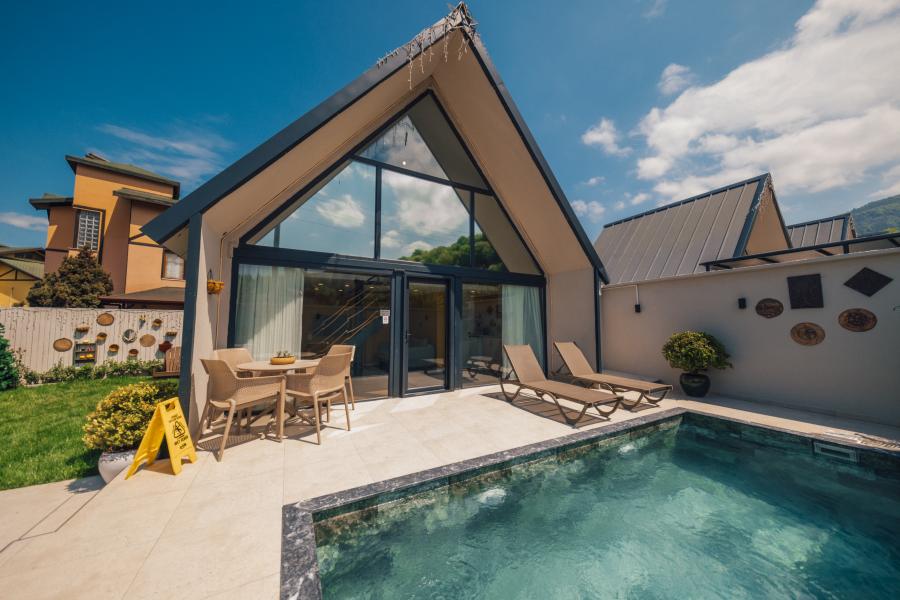Dolce Suit's Bungalov