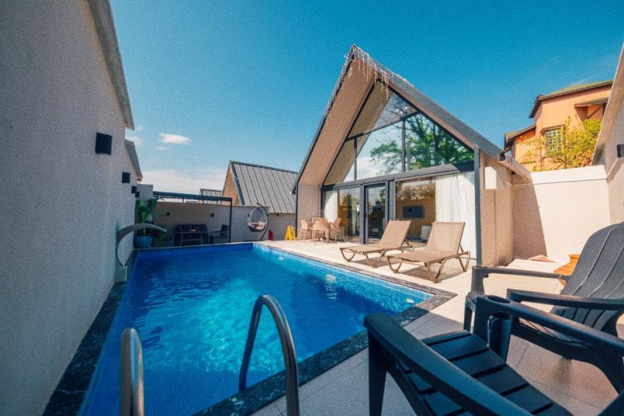 Dolce Suit's Bungalov