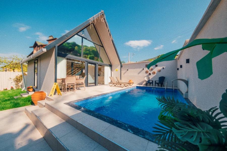 Dolce Suit's Bungalov