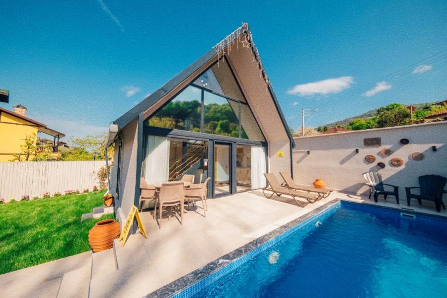 Dolce Suit's Bungalov