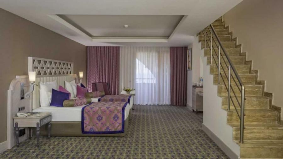 Royal Alhambra Palace Hotel