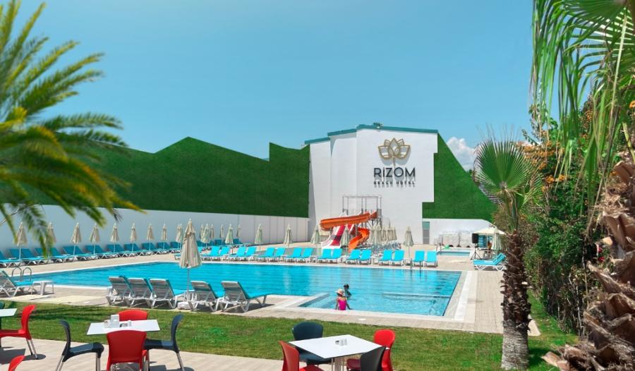 Rizom Beach Hotel