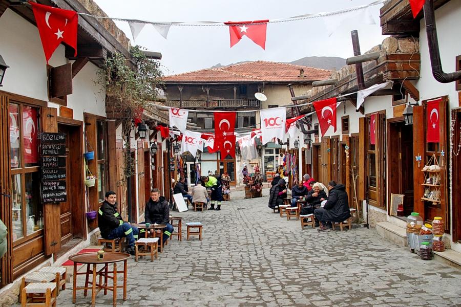 Turistik Doğu Ekspresi ile Kars Turu (Uçak- Tren)
