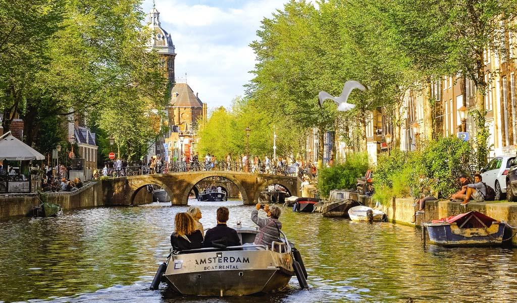 EKSPRESS BENELUX & PARIS