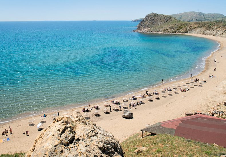 Gökçeada Bozcaada Yüzme Turu (1 Gece Otel Konaklamalı): Türkiye'nin İki Güzide Adasına Yolculuğumuza Sizlerde Davetlisiniz
Yavaş Akan Hayatın ve Rüzgarın adı İmroz ve doğal güzellikleri, bağbozumu ve Ayazma Plajı ile ünlü Bozcaada. 