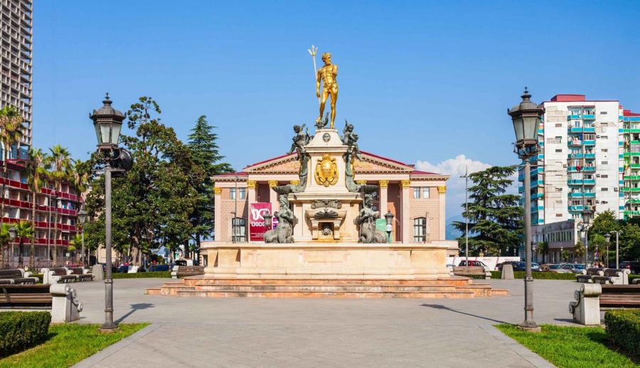 Uçaklı Pegasus İle Karadeniz Yaylaları ve Batum Turu (3 Gece Otel Konaklamalı): Kendinizi rüyada hissedeceğiniz, her anını unutamayacağınız Karadeniz tatiline sizleri de bekliyoruz. Mavi ve yeşili hiç bu kadar ahenkle dans ettiğini görmemiştiniz. Tulum ile horon vurmaya kemençenin tınısını dinlemeye gidiyoruz daaaaaa...