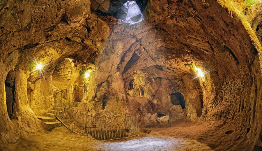 Ankara Çıkışlı Kapadokya Ihlara Vadisi ve Ürgüp Göreme Turu (2 Gece Otel Konaklamalı) : Güzel Atlar Ülkesi Kapadokya’da Peri Masalı Bir Tatil Sunuyoruz. Mistik ve Tarihi Dokusuyla Başınızı Döndürecek Bir Rüya Sizleri Bekliyor.