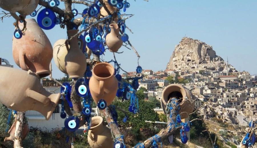 Ankara Çıkışlı Kapadokya Ihlara Vadisi ve Ürgüp Göreme Turu (2 Gece Otel Konaklamalı) : Güzel Atlar Ülkesi Kapadokya’da Peri Masalı Bir Tatil Sunuyoruz. Mistik ve Tarihi Dokusuyla Başınızı Döndürecek Bir Rüya Sizleri Bekliyor.