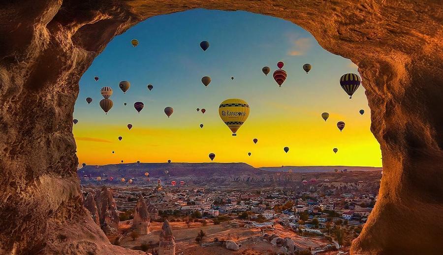Ankara Çıkışlı Kapadokya Ihlara Vadisi ve Ürgüp Göreme Turu (2 Gece Otel Konaklamalı) : Güzel Atlar Ülkesi Kapadokya’da Peri Masalı Bir Tatil Sunuyoruz. Mistik ve Tarihi Dokusuyla Başınızı Döndürecek Bir Rüya Sizleri Bekliyor.
