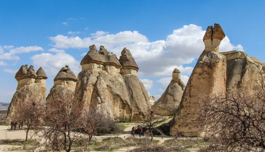 Ankara Çıkışlı Kapadokya Ihlara Vadisi ve Ürgüp Göreme Turu (2 Gece Otel Konaklamalı) : Güzel Atlar Ülkesi Kapadokya’da Peri Masalı Bir Tatil Sunuyoruz. Mistik ve Tarihi Dokusuyla Başınızı Döndürecek Bir Rüya Sizleri Bekliyor.