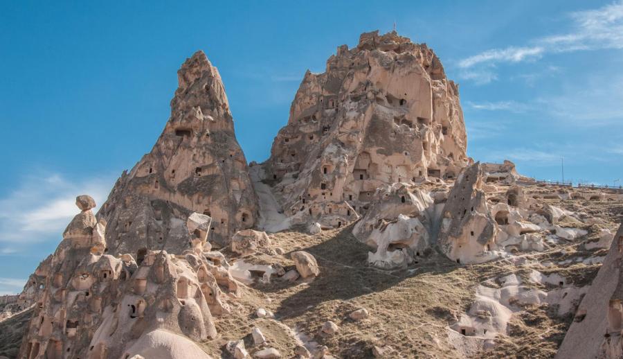 Ankara Çıkışlı Kapadokya Ihlara Vadisi ve Ürgüp Göreme Turu (2 Gece Otel Konaklamalı) : Güzel Atlar Ülkesi Kapadokya’da Peri Masalı Bir Tatil Sunuyoruz. Mistik ve Tarihi Dokusuyla Başınızı Döndürecek Bir Rüya Sizleri Bekliyor.
