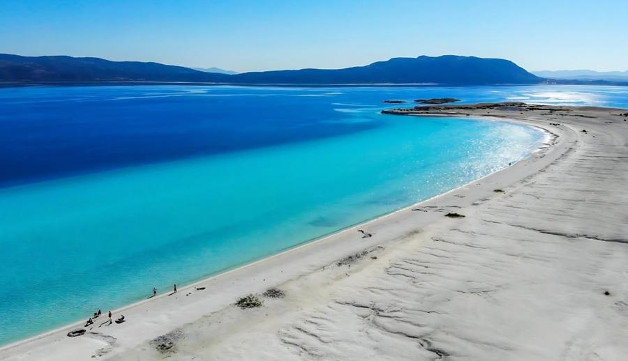 Lavanta Tarlaları Salda Gölü Pamukkale Çeşme Alaçatı Turu (1 Gece Otel Konaklamalı)	: Turkuaz Sularda Bembeyaz Kumlarda Unutamayacağınız Bir Tatil Deneyimi İçin Sizleri Bekliyoruz. Salda Gölü’nün Ferahlığında, Pamukkale Travertenlerinin Süt Beyaz Havuzlarında Kısa Bir Tatil Ve Görsel Şöleni Hafızalarınıza SSC TUR İmzasıyla Kaydediyoruz.