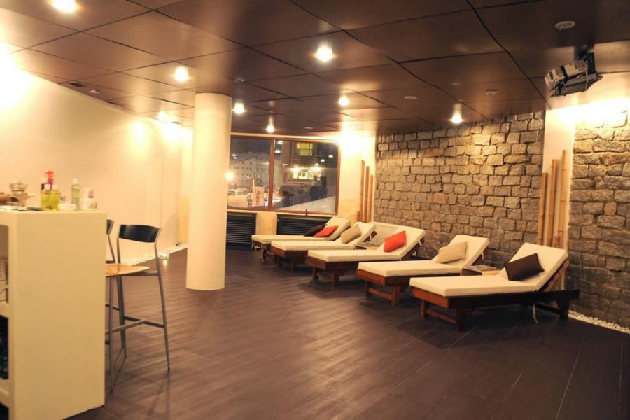 Fahri Hotel Uludağ Konaklama ( Gidiş Dönüş Ulaşım Dahil )  : 1 Gece, 2 Gece, 3 Gece Tam Pansiyon Konaklama ile Kendinizi ve Sevdiklerinizi, Uludağ’ın Beyaz Büyüsünde ve Bursa’nın Doğal Atmosferinde Ödüllendirebilirsiniz. Osmangazi Köprüsü'nden Hızlı Ulaşım ile Uludağ'a Gidiyoruz.