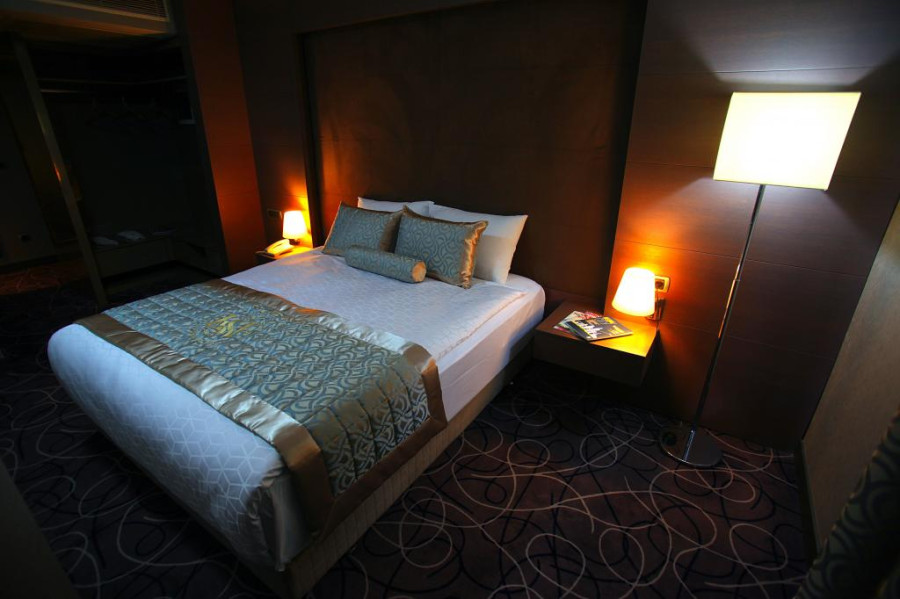 Kervansaray City Otel Bursa Konaklamalı Uludağ Kayak Turu (1 Gece Otel Konaklamalı): Hergün Kesin Kalkışlı ve Kış Tatilinizde Kendinizi ve Sevdiklerinizi, Uludağ’ın Beyaz Büyüsünde ve Bursa’nın Doğal, Tarihi Atmosferinde Ödüllendirebilirsiniz. Osmangazi Köprüsü'nden Hızlı Ulaşım ile Uludağ'a Gidiyoruz.

