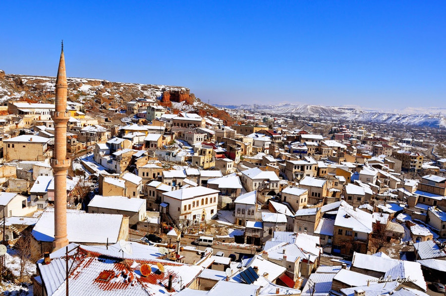 Yılbaşı Özel Kapadokya Ihlara Vadisi ve Ürgüp Göreme Turu (2 Gece Otel Konaklamalı): Güzel Atlar Ülkesi Kapadokya’da Peri Masalı Bir Tatil Sunuyoruz. Mistik ve Tarihi Dokusuyla Başınızı Döndürecek Bir Rüya Sizleri Bekliyor.