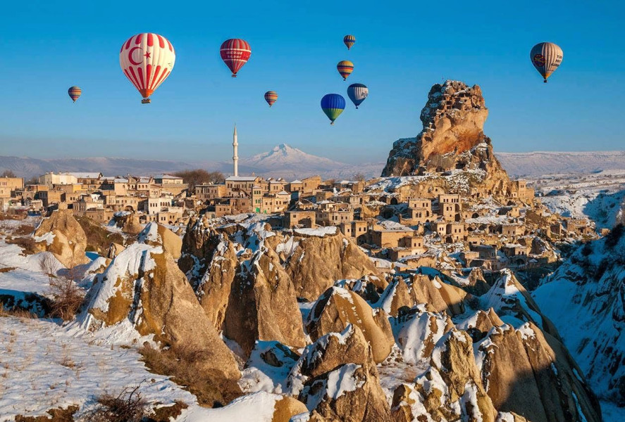 Yılbaşı Özel Kapadokya Ihlara Vadisi ve Ürgüp Göreme Turu (2 Gece Otel Konaklamalı): Güzel Atlar Ülkesi Kapadokya’da Peri Masalı Bir Tatil Sunuyoruz. Mistik ve Tarihi Dokusuyla Başınızı Döndürecek Bir Rüya Sizleri Bekliyor.