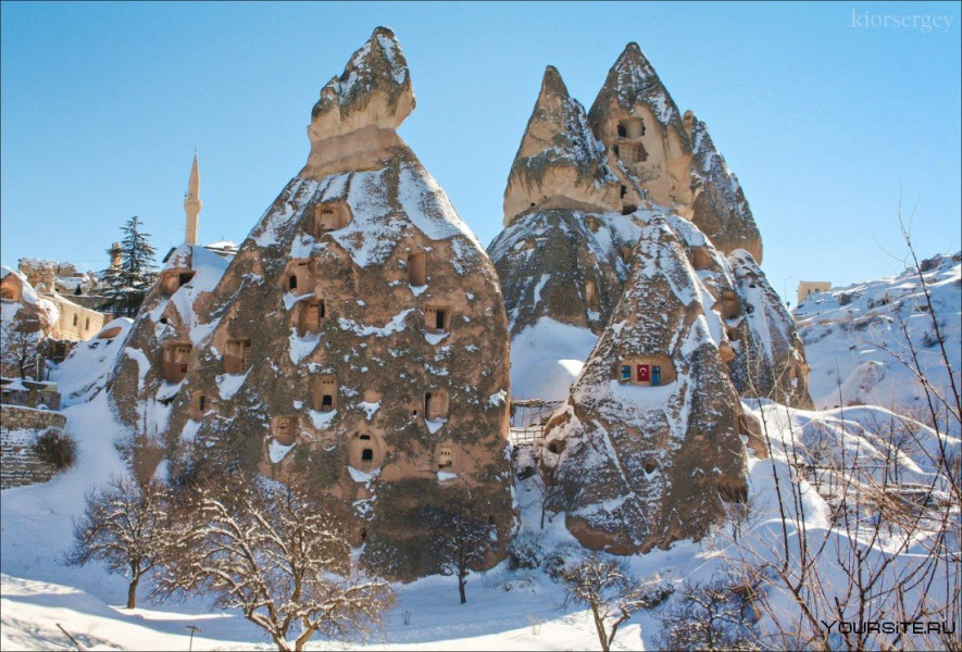 Yılbaşı Özel Kapadokya Ihlara Vadisi ve Ürgüp Göreme Turu (2 Gece Otel Konaklamalı): Güzel Atlar Ülkesi Kapadokya’da Peri Masalı Bir Tatil Sunuyoruz. Mistik ve Tarihi Dokusuyla Başınızı Döndürecek Bir Rüya Sizleri Bekliyor.