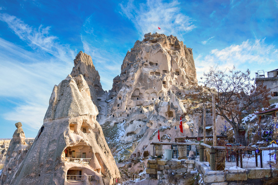 Yılbaşı Özel Kapadokya Ihlara Vadisi ve Ürgüp Göreme Turu (2 Gece Otel Konaklamalı): Güzel Atlar Ülkesi Kapadokya’da Peri Masalı Bir Tatil Sunuyoruz. Mistik ve Tarihi Dokusuyla Başınızı Döndürecek Bir Rüya Sizleri Bekliyor.