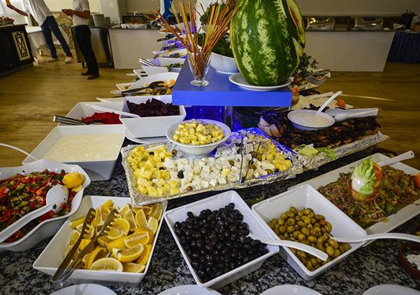 Bodrum Luna Beach Hotel Her Şey Dahil ( Gidiş Dönüş Otobüs Ulaşımı Dahildir ): Bodrum Turu İle Her Şey Dahil Otelde Kalıyoruz Gece Eğlenceleri ve Beach Partilerde Eğlence Zamanı
