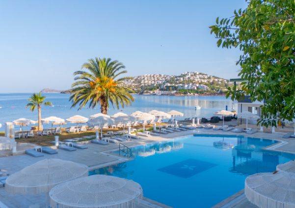 Bodrum Luna Beach Hotel Her Şey Dahil ( Gidiş Dönüş Otobüs Ulaşımı Dahildir ): Bodrum Turu İle Her Şey Dahil Otelde Kalıyoruz Gece Eğlenceleri ve Beach Partilerde Eğlence Zamanı