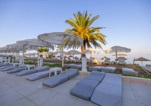 Bodrum Luna Beach Hotel Her Şey Dahil ( Gidiş Dönüş Otobüs Ulaşımı Dahildir ): Bodrum Turu İle Her Şey Dahil Otelde Kalıyoruz Gece Eğlenceleri ve Beach Partilerde Eğlence Zamanı
