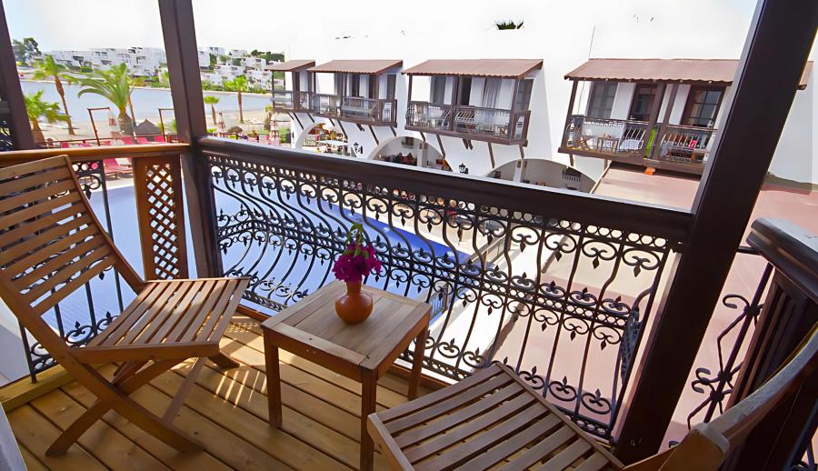 Bodrum Costa Bitezhan Her Şey Dahil ( Gidiş Dönüş Otobüs Ulaşımı Dahildir ): Bodrum Turu İle Her Şey Dahil Otelde Kalıyoruz Gece Eğlenceleri ve Beach Partilerde Eğlence Zamanı