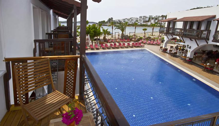 Bodrum Costa Bitezhan Her Şey Dahil ( Gidiş Dönüş Otobüs Ulaşımı Dahildir ): Bodrum Turu İle Her Şey Dahil Otelde Kalıyoruz Gece Eğlenceleri ve Beach Partilerde Eğlence Zamanı