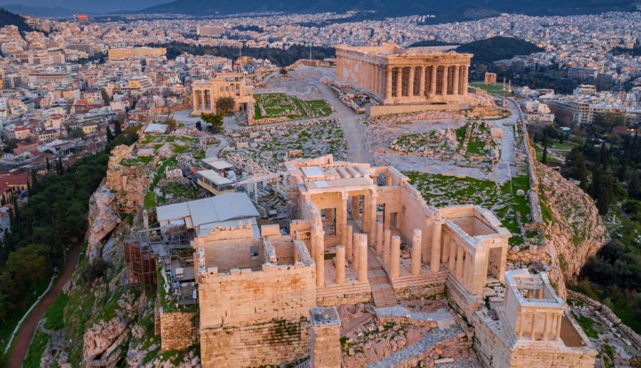 Ankara Çıkışlı Bozcaada Ayvalık Çeşme Kuşadası Pamukkale Salda Gölü Turu (2 Gece Otel Konaklamalı): Sıcaklardan Bunalan Misafirlerimizi Ege'nin Serin, Berrak Sularına ve Pamukkale Salda'nın Bembeyaz Güzellikleri Sergiliyoruz. 