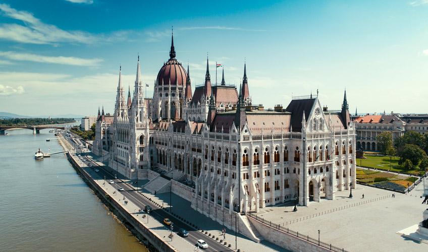 Uçaklı Orta Avrupa Masalı Turu AJet Havayolları ile 7 Gece 8 Gün: Avusturya  Almanya  Çek Cumhuriyeti  Slovakya  Macaristan
Budapeşte , Estergon , Visegrad , Szentendre , Bratislava , Prag , Karlovy Vary , Dresden , Terezin , Cesky Krumlov , Viyana , Seegrotte , Mayerling , Baden Gezilecek Yerler
