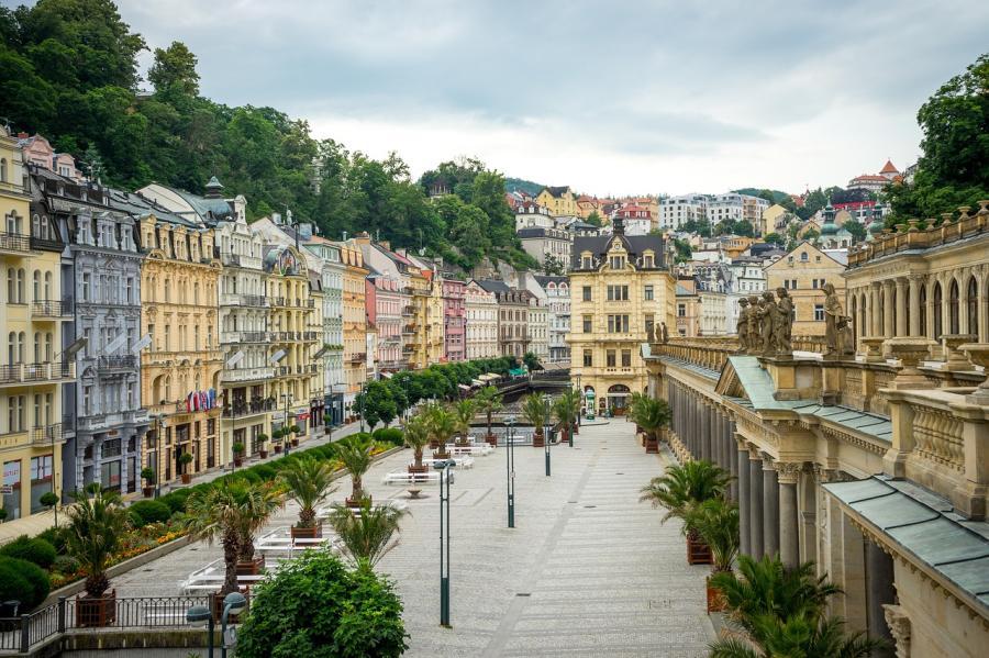 Otobüslü Orta Avrupa Masalı Turu (Tüm Çevre Gezileri ve Ekstra Turlar Dahil) Eskişehir - Ankara Hareketli: Belgrad – Budapeşte – Estergon – Visegrad – Szentendre – Bratislava – Prag – Karlovy Vary – Cesky Krumlov – Viyana – Baden – Novisad – Sofya

