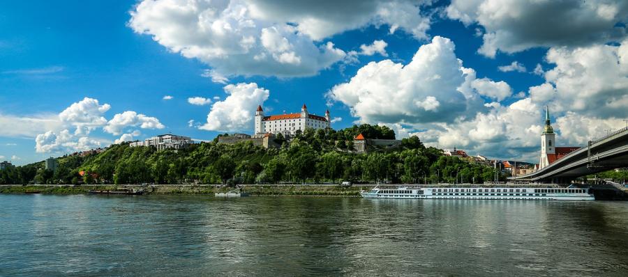 Otobüslü Orta Avrupa Masalı Turu (Tüm Çevre Gezileri ve Ekstra Turlar Dahil) Eskişehir - Ankara Hareketli: Belgrad – Budapeşte – Estergon – Visegrad – Szentendre – Bratislava – Prag – Karlovy Vary – Cesky Krumlov – Viyana – Baden – Novisad – Sofya
