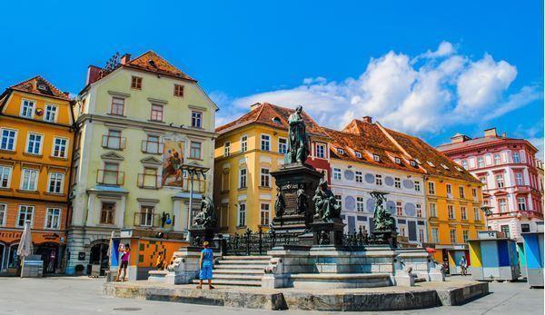 İzmir Hareketli Otobüslü Orta Avrupa  Masalı Turu Ekstra Turlar Dahil (7 Gece Otel Konaklamalı) : Belgrad, Budapeşte, Estergon, Visegrad, Szentendre,  Bratislava, Prag, Karlovy Vary,  Cesky Krumlov,  Viyana, Baden,  Novisad,  Sofya
Estergon  Vişegrad  Szentendre Turu Dahil 
Karlovy Vary Turu Dahil
Pandorf Outlet Turu Dahil