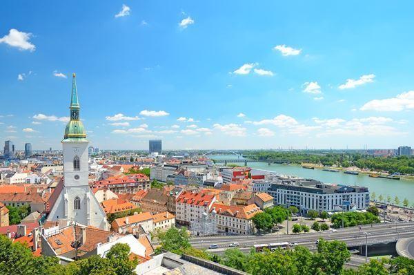 İzmir Hareketli Otobüslü Orta Avrupa  Masalı Turu Ekstra Turlar Dahil (7 Gece Otel Konaklamalı) : Belgrad, Budapeşte, Estergon, Visegrad, Szentendre,  Bratislava, Prag, Karlovy Vary,  Cesky Krumlov,  Viyana, Baden,  Novisad,  Sofya
Estergon  Vişegrad  Szentendre Turu Dahil 
Karlovy Vary Turu Dahil
Pandorf Outlet Turu Dahil