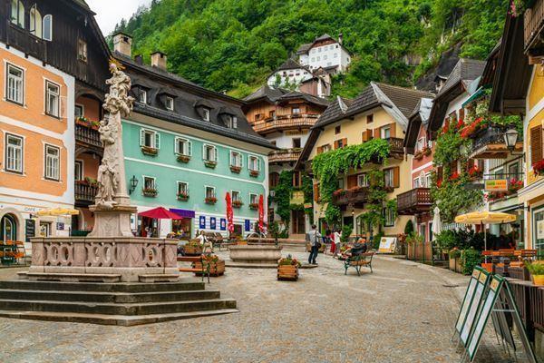 İzmir Hareketli Otobüslü Orta Avrupa  Masalı Turu Ekstra Turlar Dahil (7 Gece Otel Konaklamalı) : Belgrad, Budapeşte, Estergon, Visegrad, Szentendre,  Bratislava, Prag, Karlovy Vary,  Cesky Krumlov,  Viyana, Baden,  Novisad,  Sofya
Estergon  Vişegrad  Szentendre Turu Dahil 
Karlovy Vary Turu Dahil
Pandorf Outlet Turu Dahil