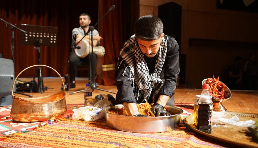 Uçaklı Kuzey Doğu Anadolu ve Antep Urfa Mardin Tunceli Kemaliye Divriği Turu (4 Gece Otel Konaklamalı): Size Özel Güney Doğu Anadolu’yu Keşfetmeye, Doğu Anadolu'yu Elazığ, Tunceli Munzur Gözelerini, Kemaliye ve Sivas'ı gezmeye davet ediyoruz.